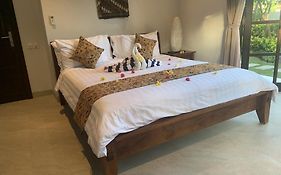 Villa Sali: Luxury Beach Villa With Staff!
